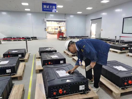 新能電網服務公司首批新能源電池預制艙監造發運圓滿成功