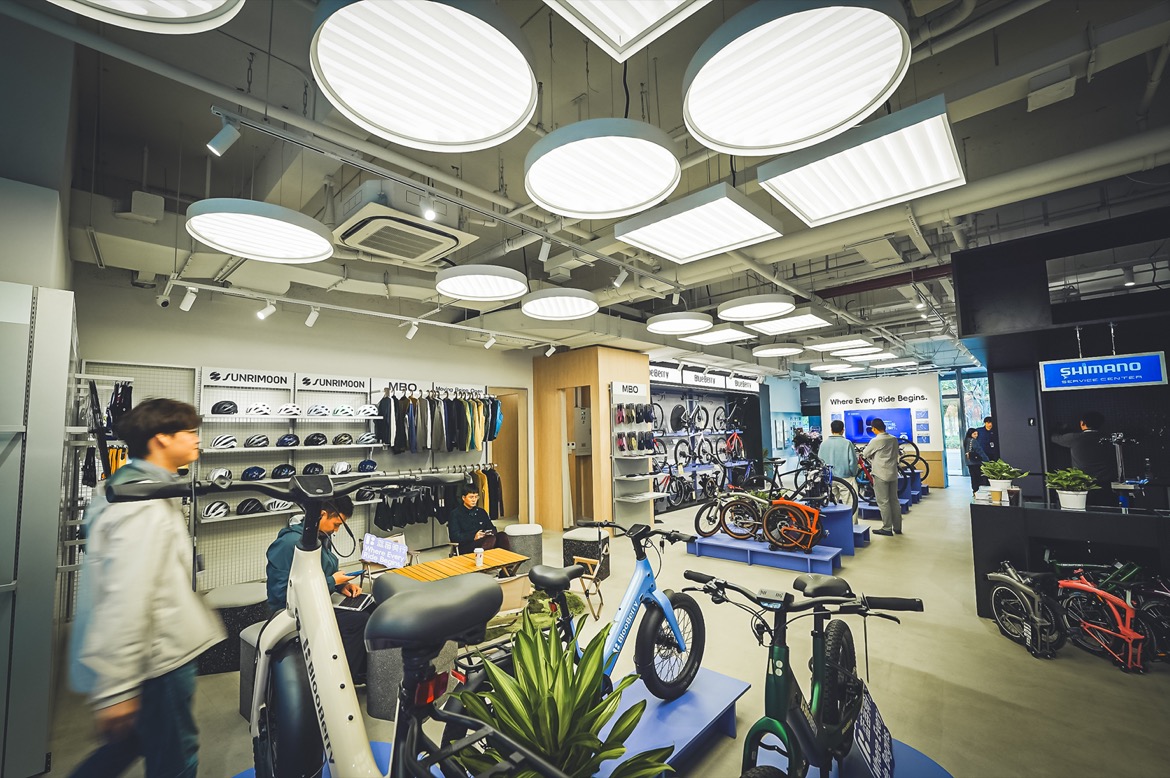 哈啰旗下“藍莓騎行”首店落地上海，以“租賃+服務”模式開創品質騎行新體驗